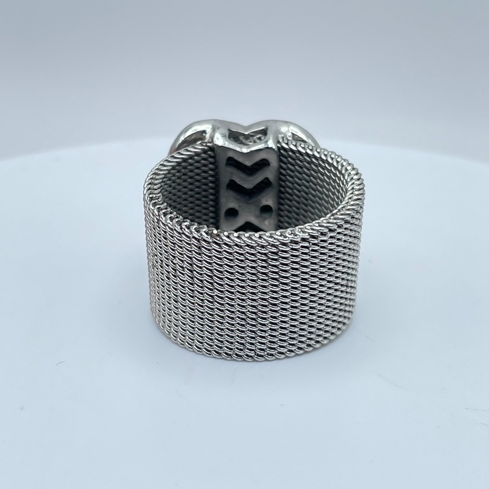 Silver-Tone Mesh Style Pave Rhinestone Heart-Shaped Top Class Band Cocktail Ring - Picture 6 of 8